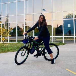 Meet your Posher, Lorie